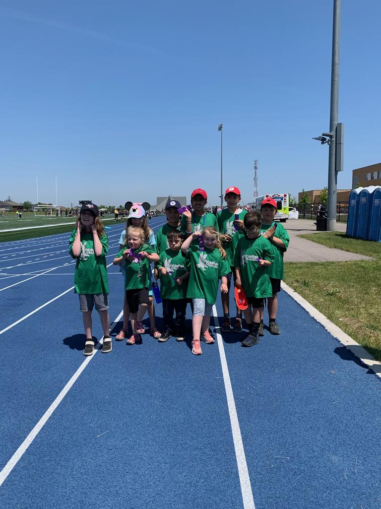 MariamyDaoud's tweet photo. A fabulous Special Olympics day on May 29, 2022 Hasan with Mrs. Castellani from @ancastermeadow and our Gym teacher.  thank you so much! And thanks to @HWDSB @HWDSB_athletics https://t.co/TaeWwfmhiE