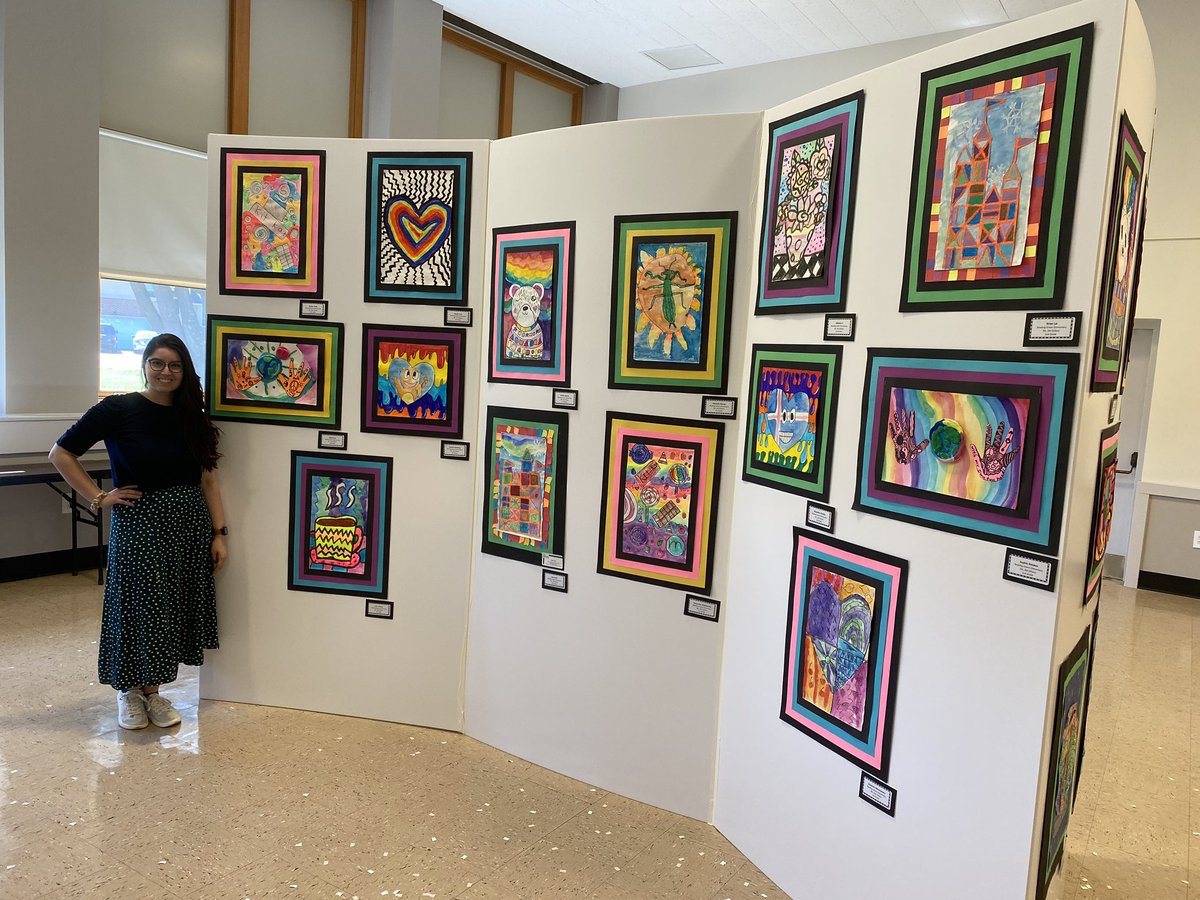 MsDTeachesArt's tweet photo. What a fantastic turn out at the East Meadow District Art Show! I am so proud of my incredible students 💕 Come by the Salisbury Center tomorrow, May 31st, between 6-8PM to see the show! @EastMeadowArts @emeadowschools https://t.co/JAFz0QBDhX
