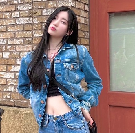 forbabymonster's tweet photo. #ASA Instagram Update

Living in color 🌿🪵🎀👖

#BABYMONSTER #베이비몬스터 #아사
@YGBABYMONSTER_ https://t.co/wTx5nEUEp8