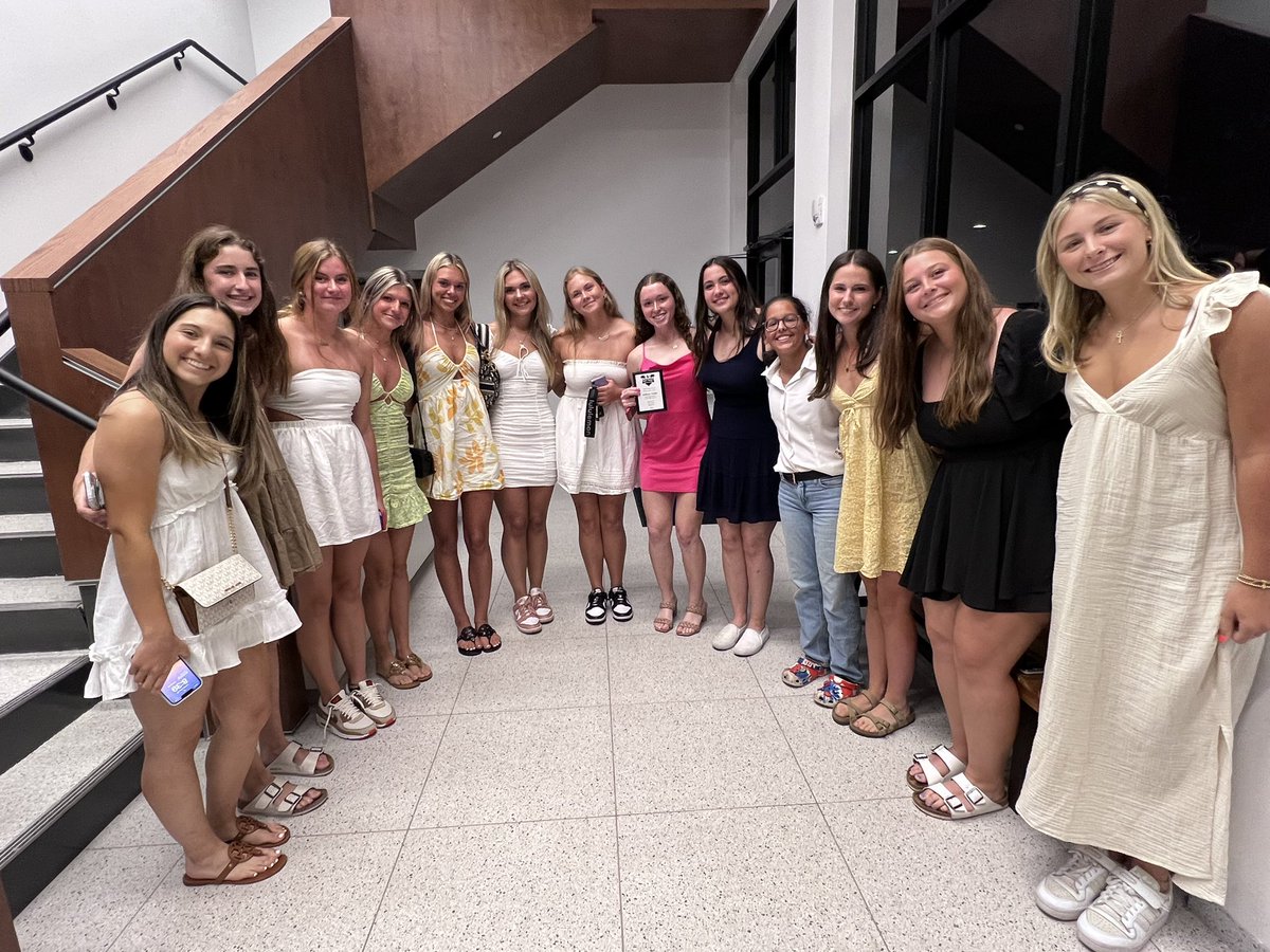 VarsityPlant's tweet photo. 👏Congrats to our @AddySwink5 for winning the first ever  @BMFastpitch Hillsborough County Player of the Year Award!👏 https://t.co/4W3ycUiwSN