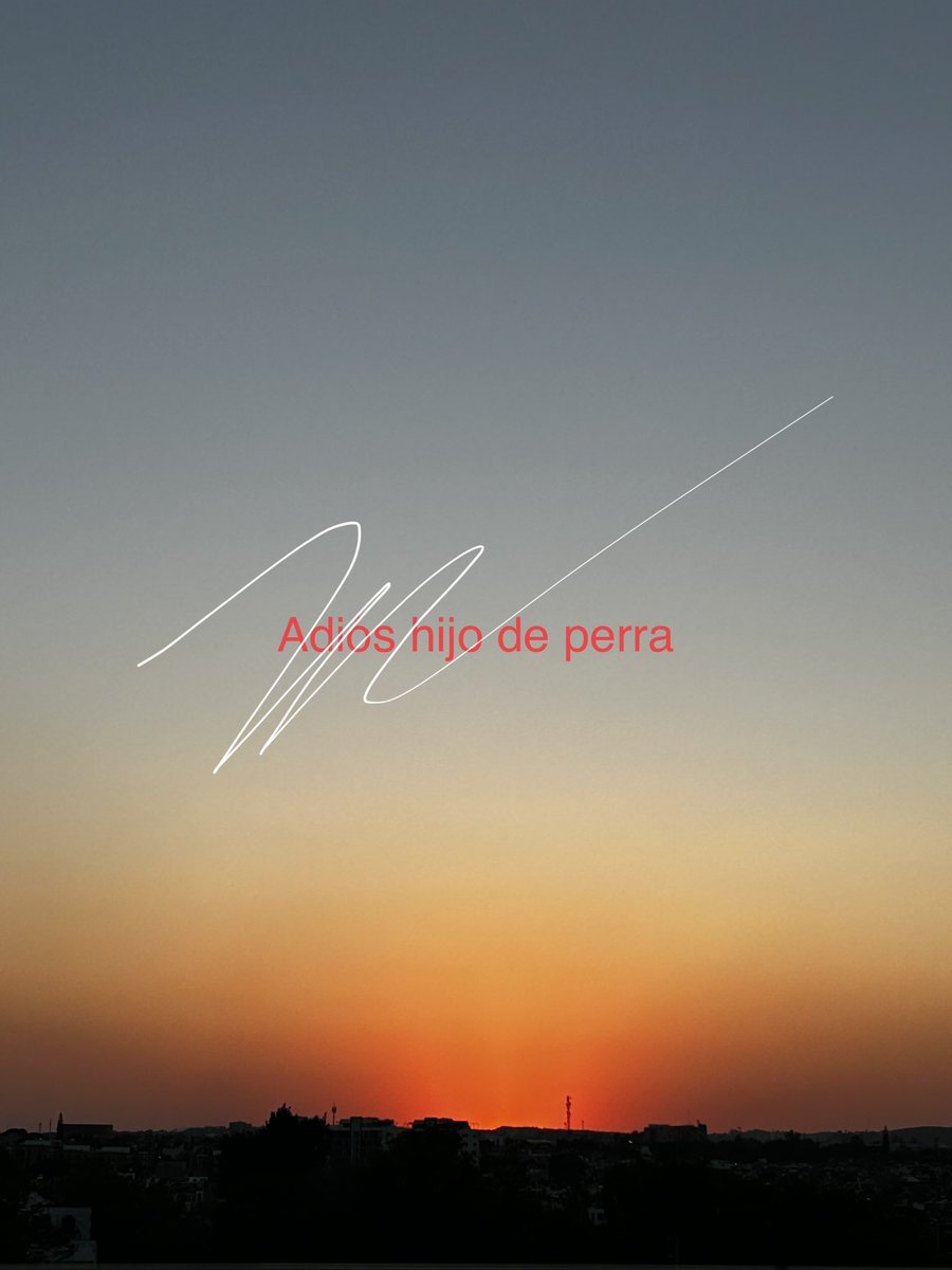 moisesvisuals's tweet image. Esta hora el día es la mejor para trabajar, con el pinche solazo y el calor infernal nomás no fluye.