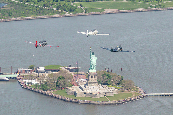 New artwork for sale! - "Texans over the Statue of Liberty" - pixels.com/featured/texan… <a href="/shoppixels/">Pixels</a>