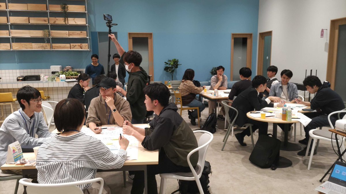 lt0208fv777's tweet photo. ワークショップを開催しましたー！
プロ講師を招いてのワールドカフェセッションでした！
最高にいい場で、こちら広げていきます！
参加くださった皆さん協働者の皆さん、ありがとうございました！

https://t.co/d0AsbZMiR4 https://t.co/uj6MKZDZPw