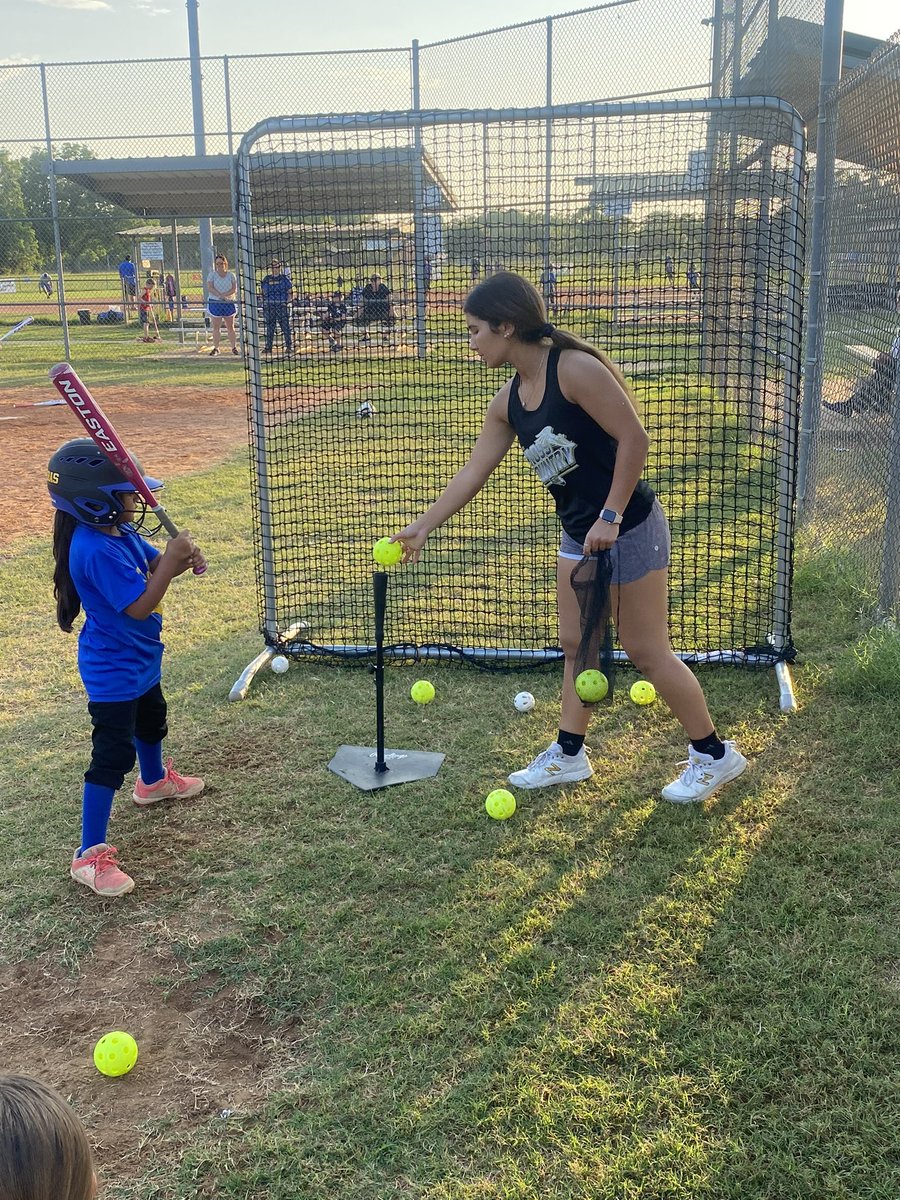 Helped the Rose Rich 6U All Star Team out today before their big tournament this weekend! Good luck to these gals! Photo dump of our girls giving advice and coaching them up! #PTN