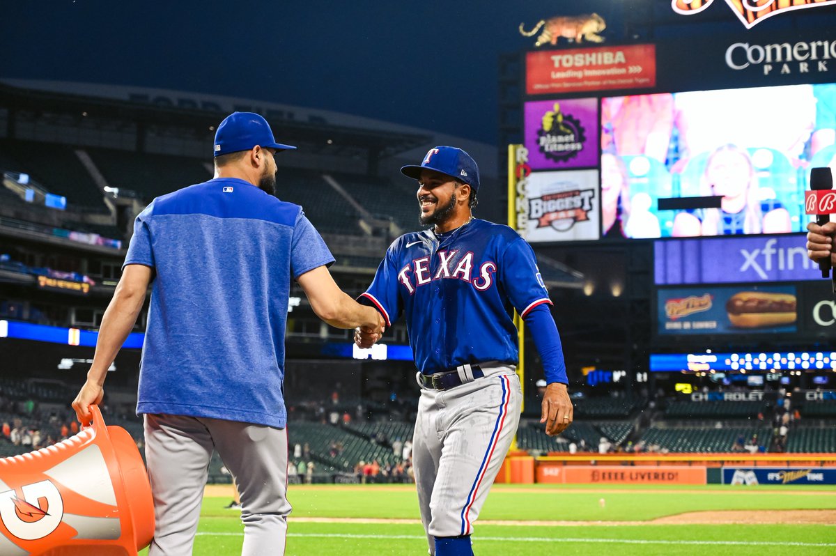 Rangers's tweet photo. Soak in that first MLB W, @SauceG_! #StraightUpTX https://t.co/5otpMT3KCx