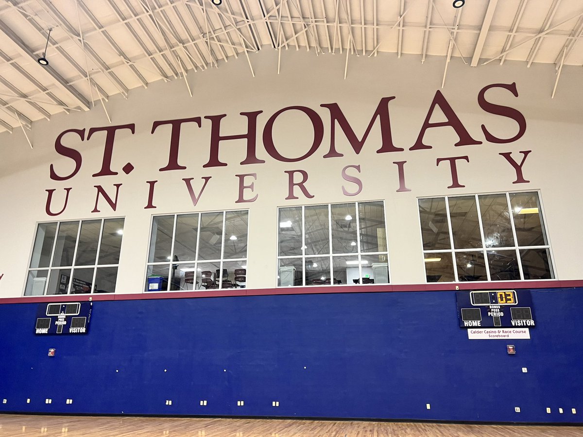 _ChanceSuarez's tweet photo. Enjoyed my visit at St. Thomas University #gobobcats💙❤️ @RyanMeizoso https://t.co/MjrtPGug0f