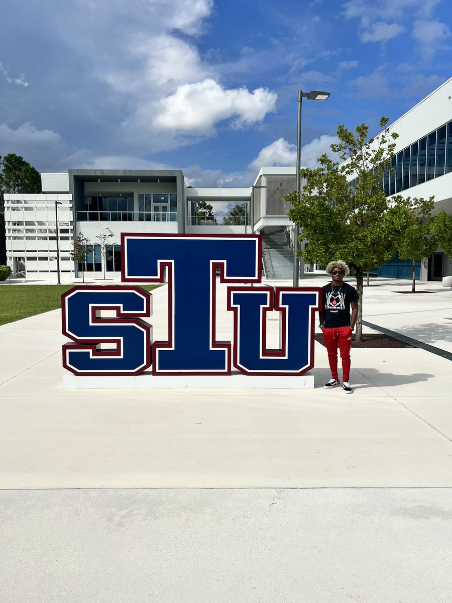 _ChanceSuarez's tweet photo. Enjoyed my visit at St. Thomas University #gobobcats💙❤️ @RyanMeizoso https://t.co/MjrtPGug0f