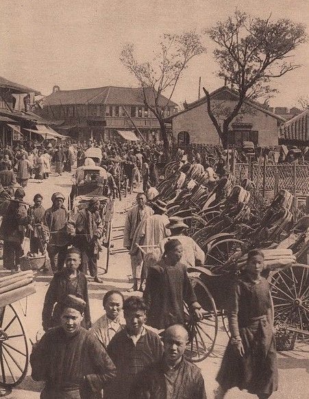 Market in Shanghai, 1900s.