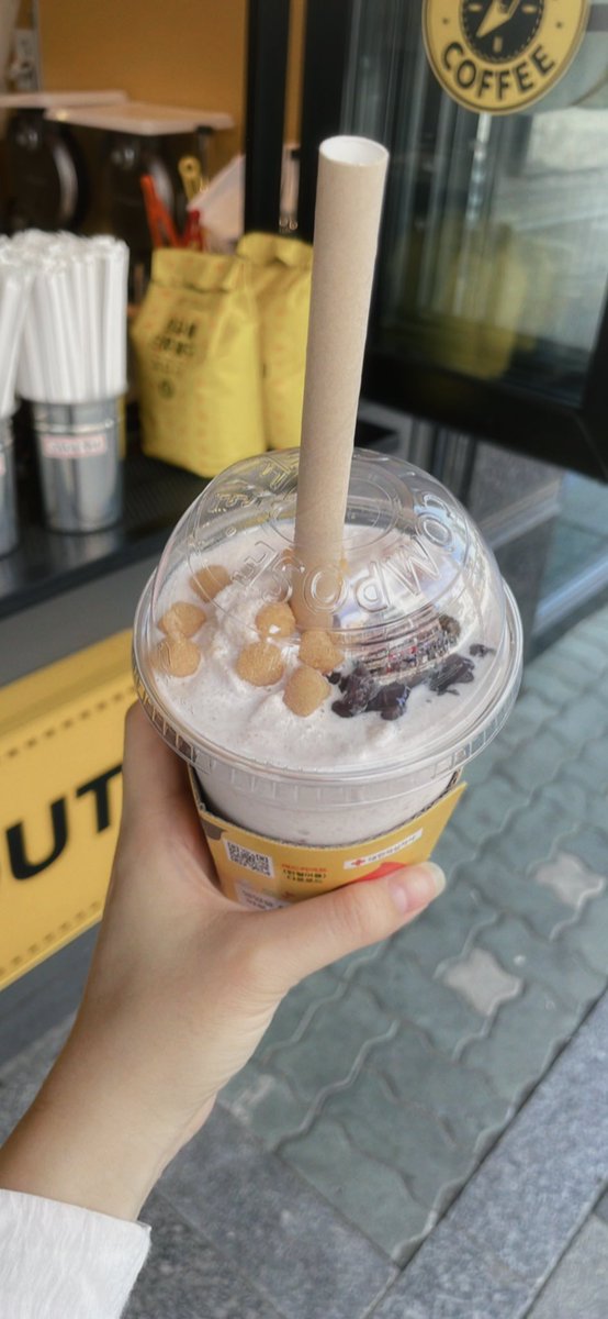 chachya_readybe's tweet photo. 달달한 팥빙수 맛 https://t.co/zQ6Zowj0s5