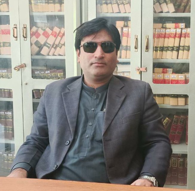 BNationalist034's tweet photo. بنیادی انسانی حقوق مانگنے کی پاداش میں جھوٹے مقدمات قائم کرکے ماجد جوہر کو زندان میں قید تو کیا جاسکتا ہے مگر اس سوچ اور اس امید کو قید کرنا ناممکن ہے جو اس نوجوان نے اپنے قوم میں پیدا کیا ہے۔
#ماجدجوہر_کو_انصاف_دو https://t.co/5GycbsNsAZ