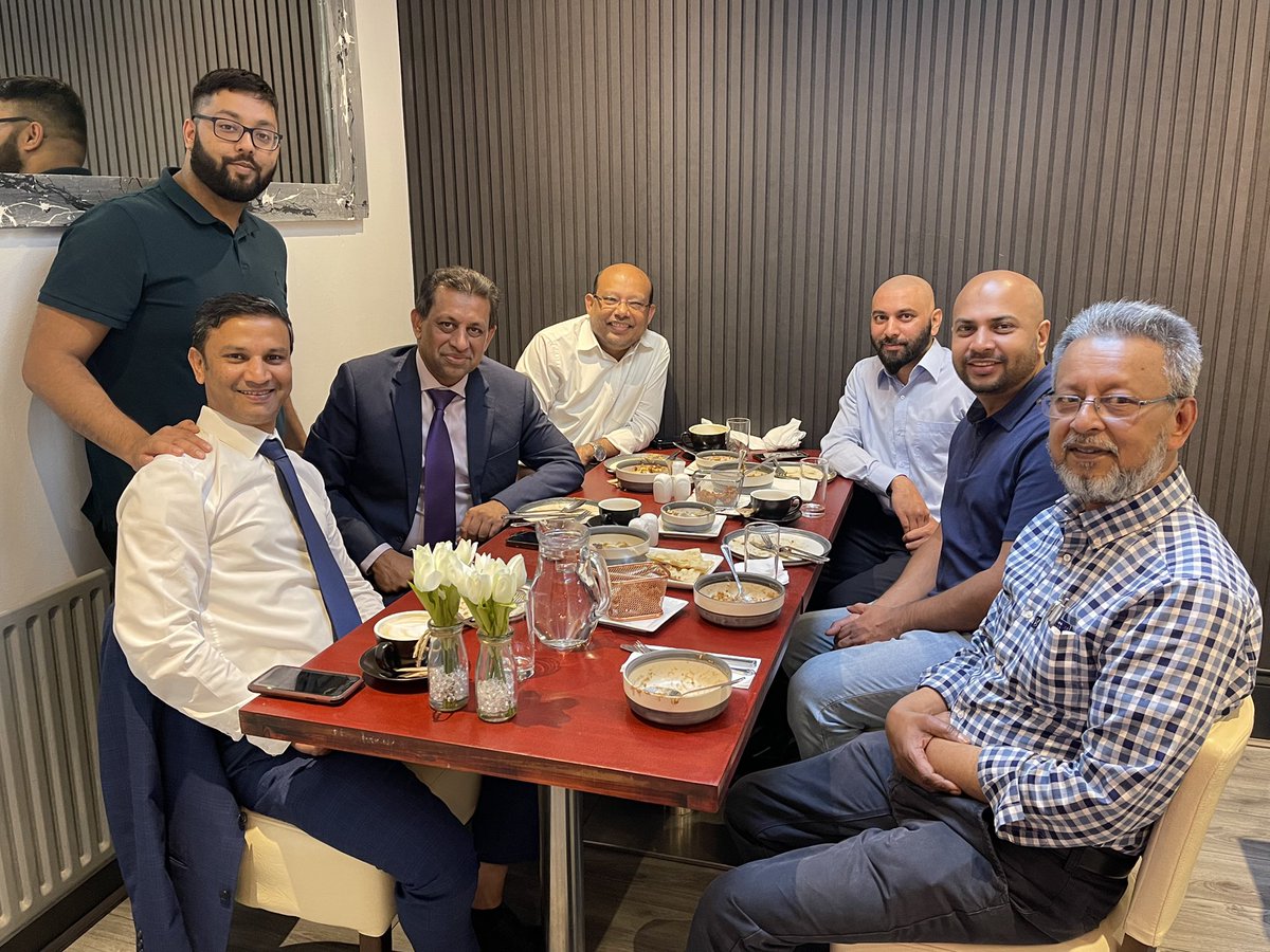H4bibRahman's tweet photo. #Chai ☕️ #Chitchat #SamosaChat and #MossalaChat with @FoysolChoudhury and friends 😋 https://t.co/mP3ax5WQWu