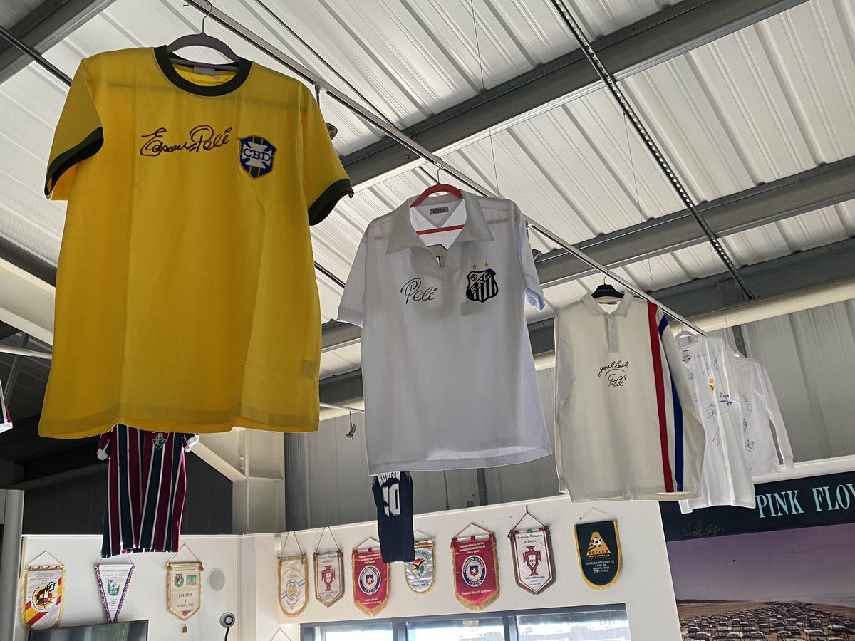 Splott_Art's tweet photo. @ClassicshirtCDF Nice signed Pele Santos shirt there CCS. I acquired one last year too, it hangs alongside my signed “Escape to Victory” and classic Brazil shirts. https://t.co/qALshbqsI6