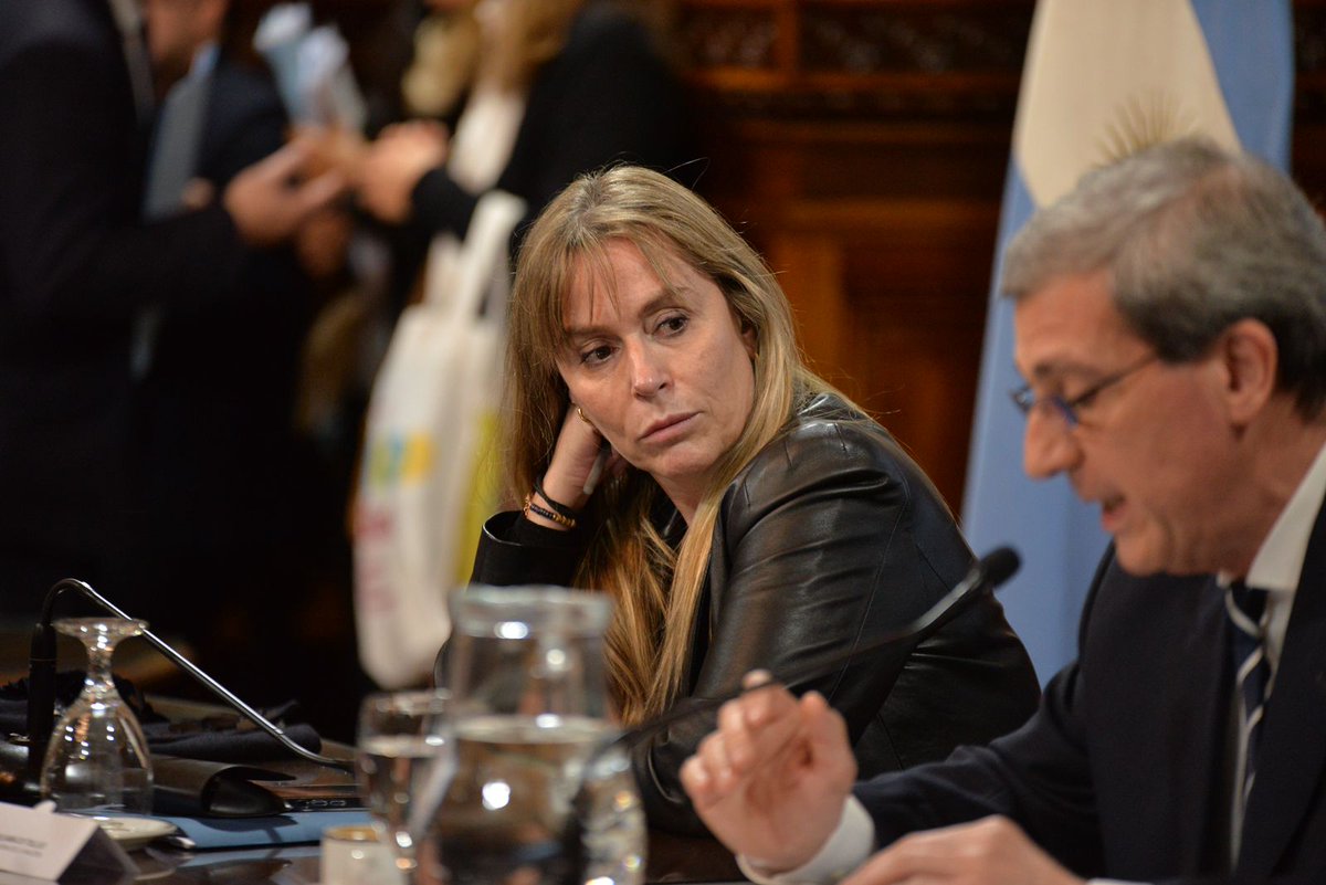 RicardoGuerraLR's tweet photo. 🏛 En #ComisiónPresupuestoYHacienda dimos dictamen al Régimen Simplificado para Pequeños Contribuyentes #MonoTech.
👉 ¿Qué busca el Proyecto?
Formalizar los ingresos en divisa extranjera y evitar la fuga de los talentos tecnológicos, integrándose a un sistema registrado. https://t.co/FQpKv9kkn4