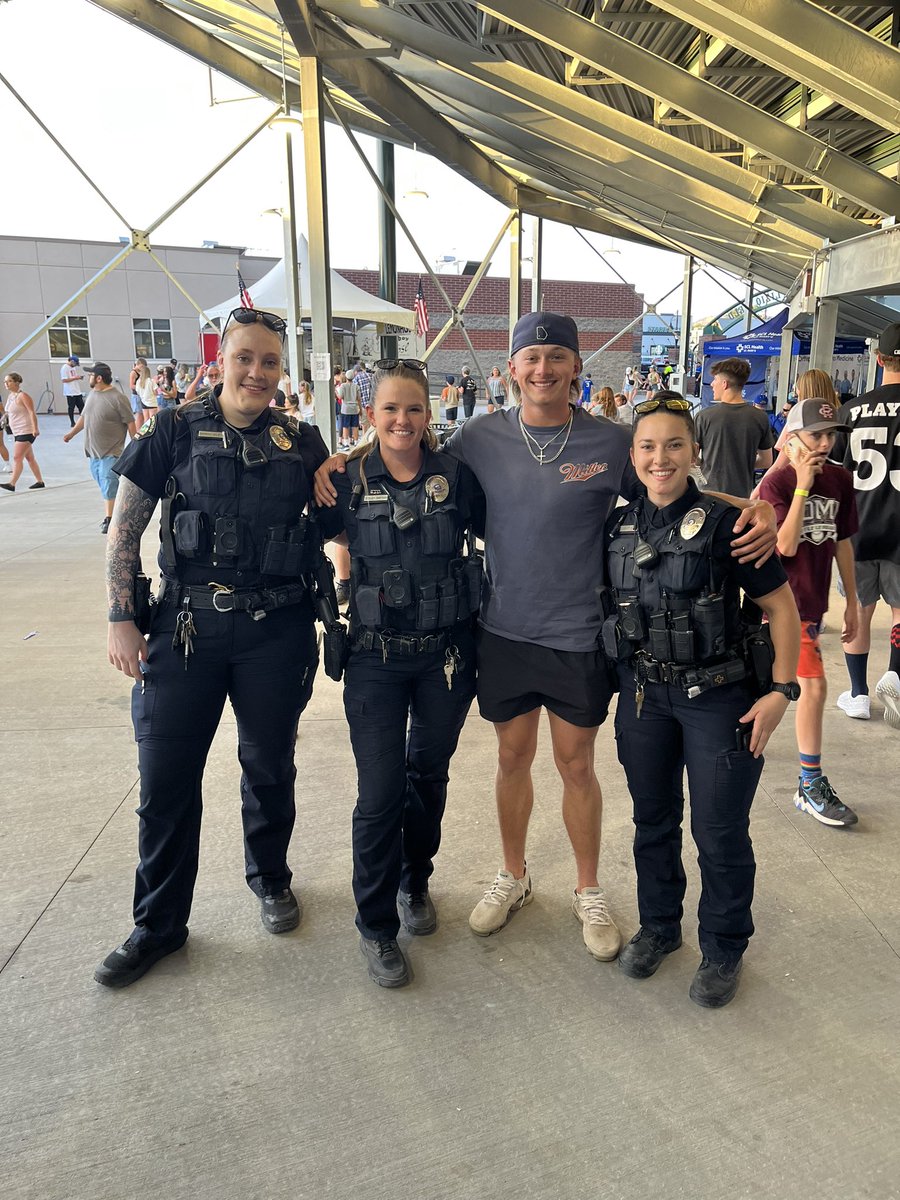 Tyler Lambert (@tylerlambert_22) on Twitter photo 