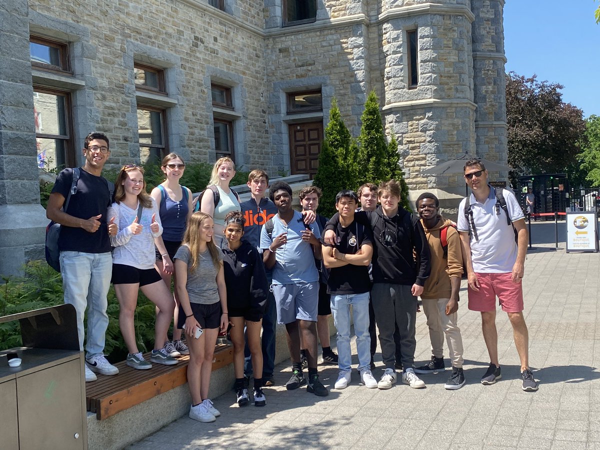 HaeringMr's tweet photo. Lots of fun on the @StPaulOCSB grade 12 business trip. Beautiful day to tour the bank of Canada and the Royal Mint! https://t.co/a6yybmSRMX