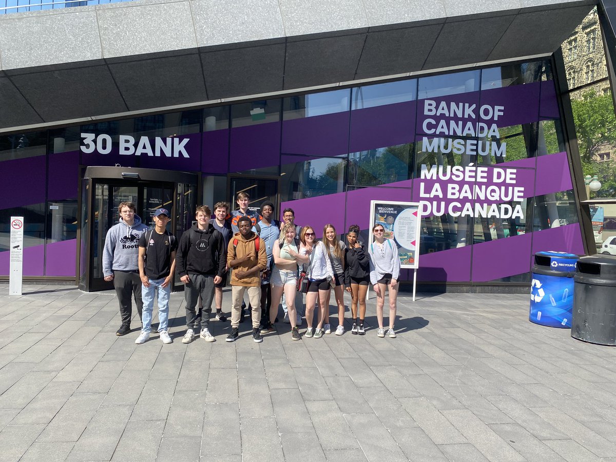 HaeringMr's tweet photo. Lots of fun on the @StPaulOCSB grade 12 business trip. Beautiful day to tour the bank of Canada and the Royal Mint! https://t.co/a6yybmSRMX