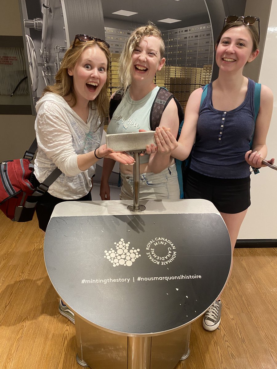 HaeringMr's tweet photo. Lots of fun on the @StPaulOCSB grade 12 business trip. Beautiful day to tour the bank of Canada and the Royal Mint! https://t.co/a6yybmSRMX