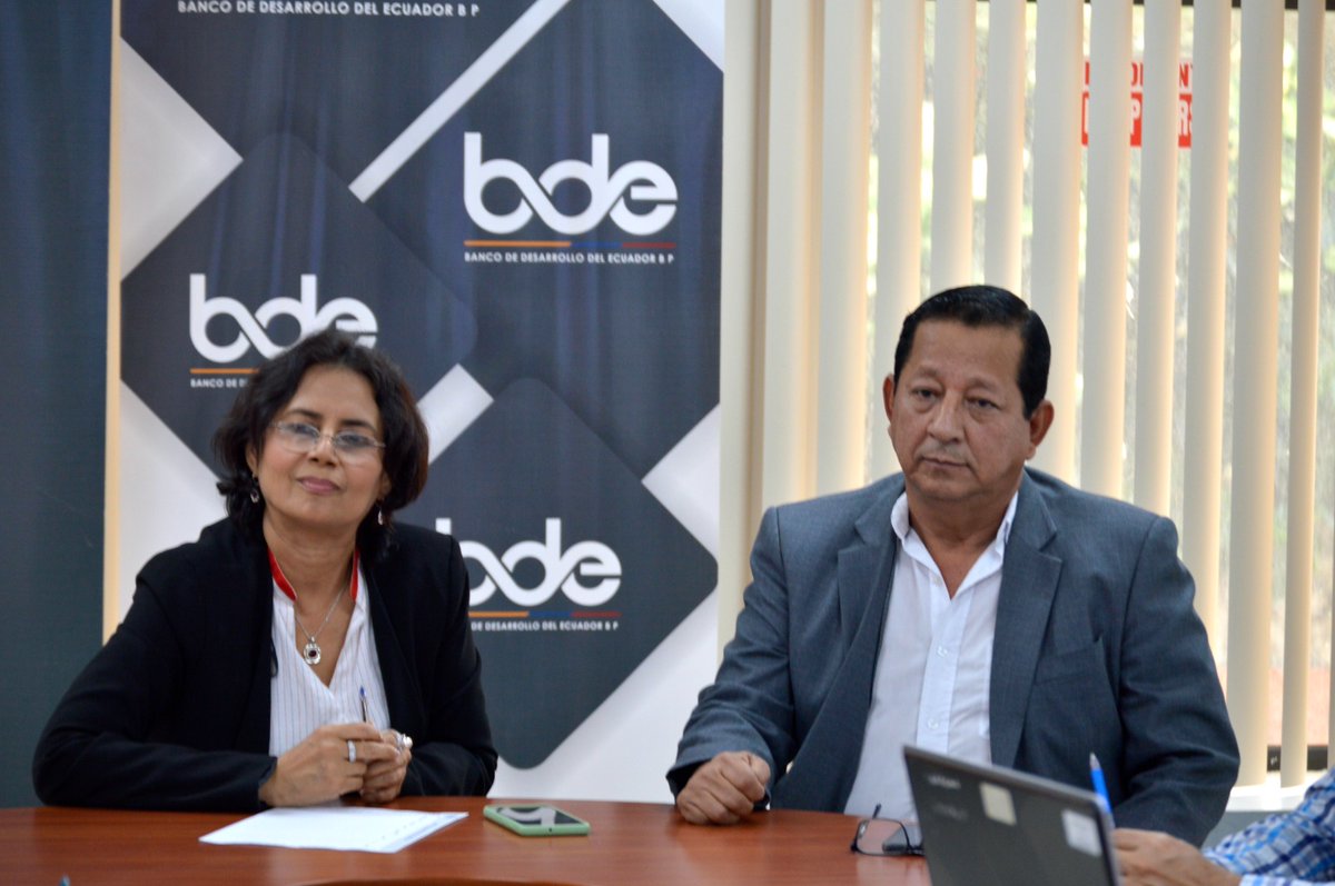 BDEcuadorBP's tweet photo. María Dolores Menéndez, #GerenteManabíBDE, y su equipo técnico presentaron al alcalde de Flavio Alfaro, Humberto Barreiro, los programas y productos que el @BDEcuadorBP ofrece para impulsar el desarrollo y mejorar la calidad de vida de los manabitas. 

#TransformamosVida https://t.co/ivCWiIlGFw