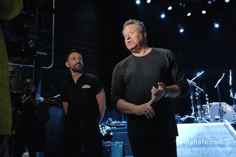 ediphoto's tweet photo. Happening tonight: @TheAtlantisDC opens with 44 shows at $44 each, celebrating @930Club's 44 years. First up:@FooFighters hit tonight's stage. 

#PHOTOS: Earlier today, #DaveGrohl and @MurielBowser joined #SethHurwitz and #930Club, officially cutting the ribbon on the new venue. https://t.co/MxmC1Crbf0