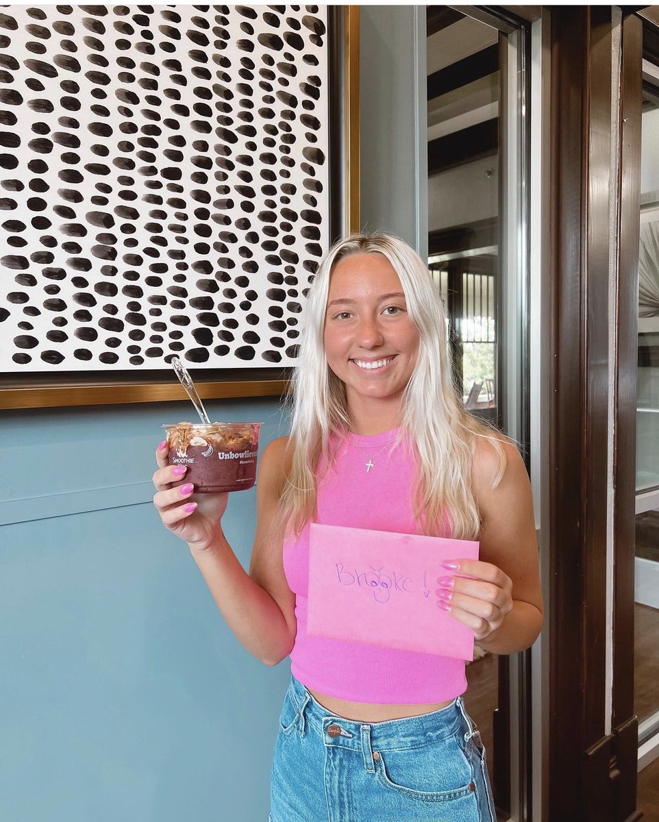 LegendsatNac's tweet photo. Happy Birthday to our wonderful CA, Brooke! We are so thankful for you. Enjoy your day from the Legends Fam💕🥳

#legendsnac #livinglegendary #legends https://t.co/aD8thM3GS3