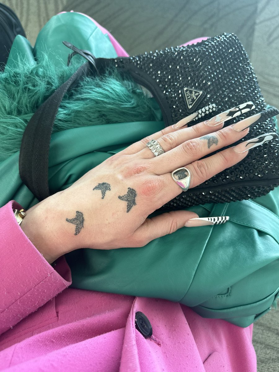 blktris's tweet photo. Just landed in Los Angeles!!!! 🛬🛬🛬 #tgirl #SoCal #tranny #ts4rent #ts #LosAngeles #LAX #baybitchbaddie https://t.co/T9G5HaDSJi