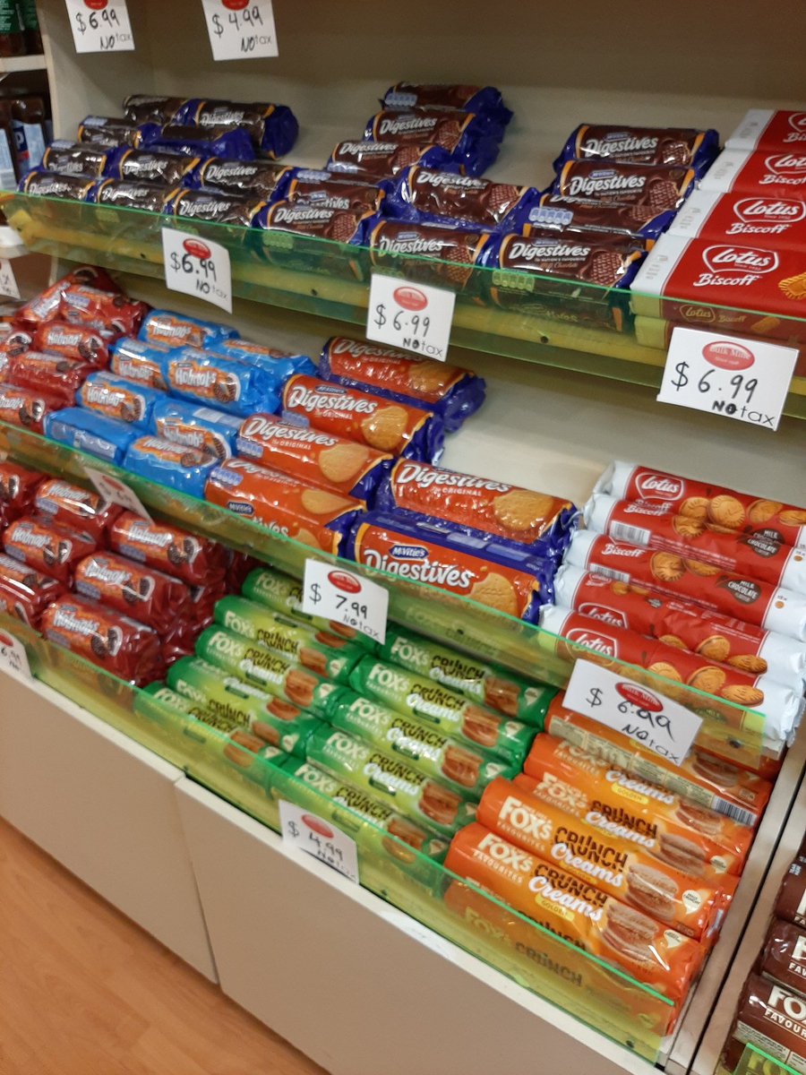 derpinsel's tweet photo. Got excited when I saw the store along Yonge but no custard creams lol https://t.co/DwenL3PV6C