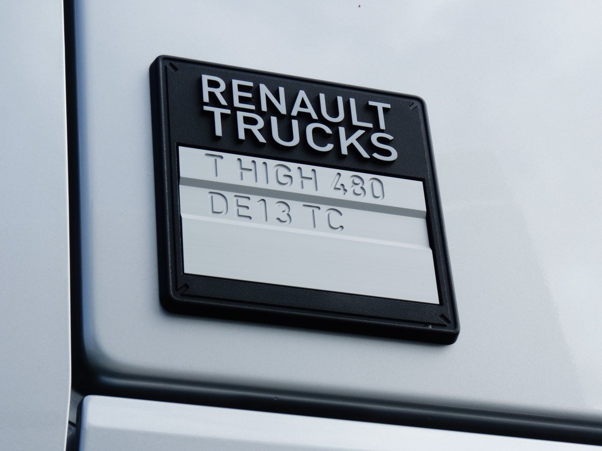 RenaultTrucksUK's tweet photo. Need another reason to love our new Turbo Compound trucks?

♦️ new control software
♦️ new calculator
♦️ new clutch actuator

Vehicles equipped with the next generation of Optidriver gearboxes experience smoother and faster gear changes. 💪 ♦️ 

#RenaultTrucks #TurboCompound https://t.co/8C8xzWzYHo