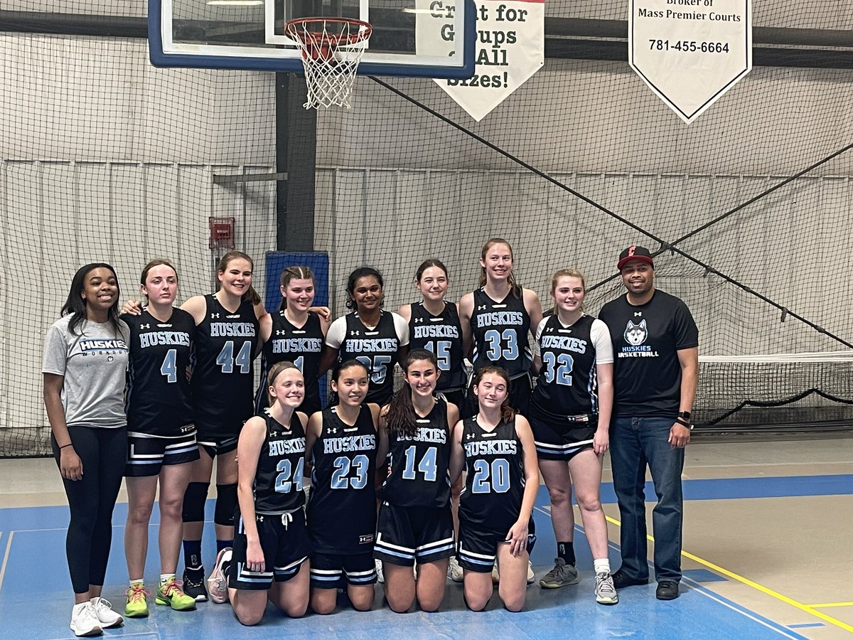 ElzeyJames1's tweet photo. My guys went 4-0 in the New England Spring Showcase.  Absolute total team effort, everyone contributed big time to our success.  Back in the gym like we went 0-4. 
@MAHuskies https://t.co/hQsCbkNoQu