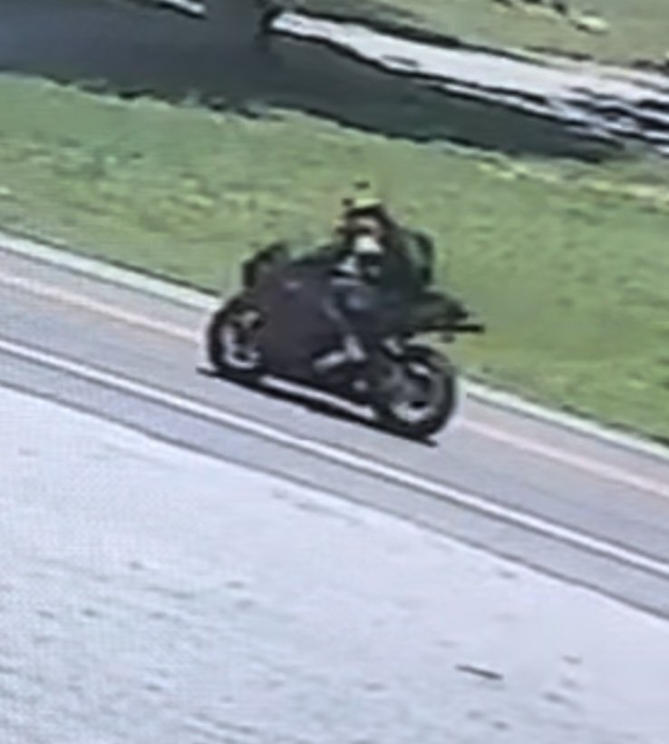 OHIO/DAVIESS Co: KSP troopers are asking the public for assistance identifying the operator on the motorcycle below The black colored bike was heading NB out of Hartford around 12:20 on US231 at a high rate of speed The pursuit was terminated in Masonville Call 270.826.3312