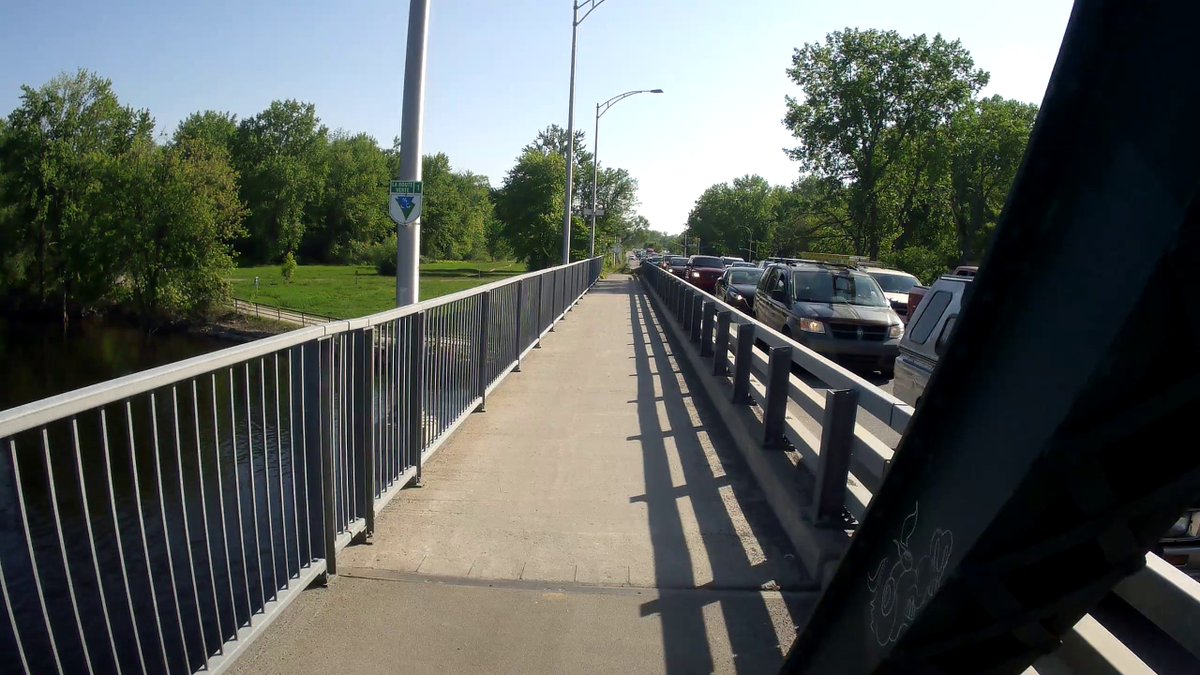 JagVillani's tweet image. Bikes deliver the freedom that cars promise. 

I&apos;ll bet some of you could have gone by #ottbike / #velogat today.