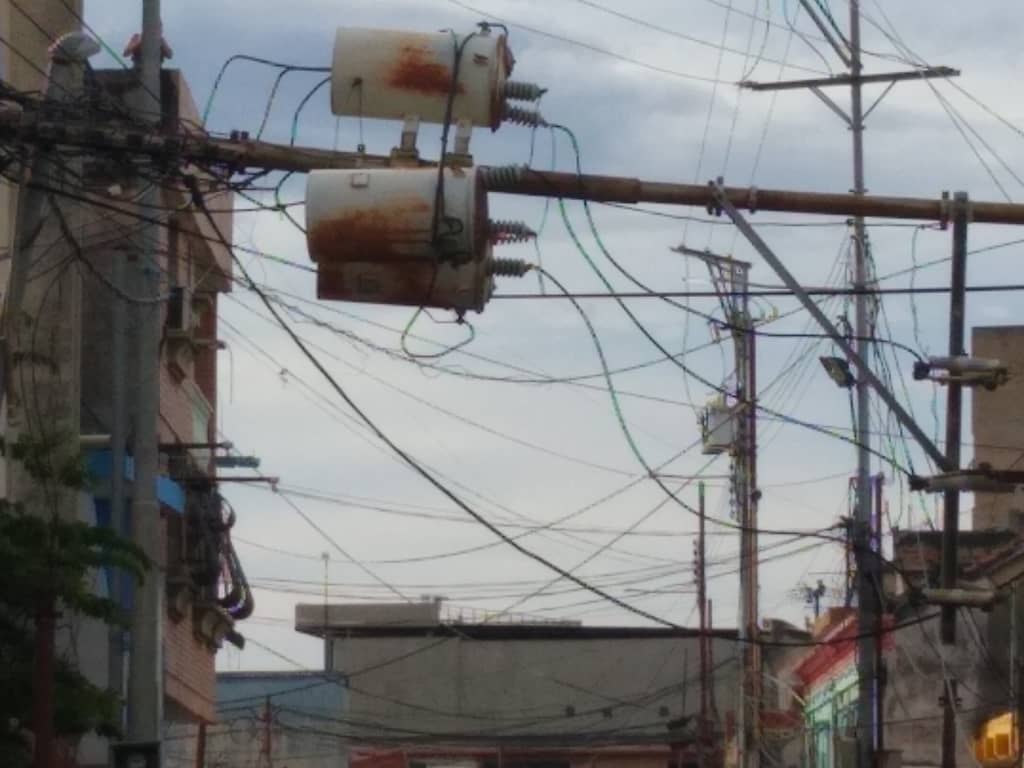 conjrlopez's tweet photo. Gente Proactiva. 
30/5/23. 
Este es el problema principal de la Falla eléctrica en el centro de la ciudad.  Seguiremos informando. https://t.co/f24NZD2dpD