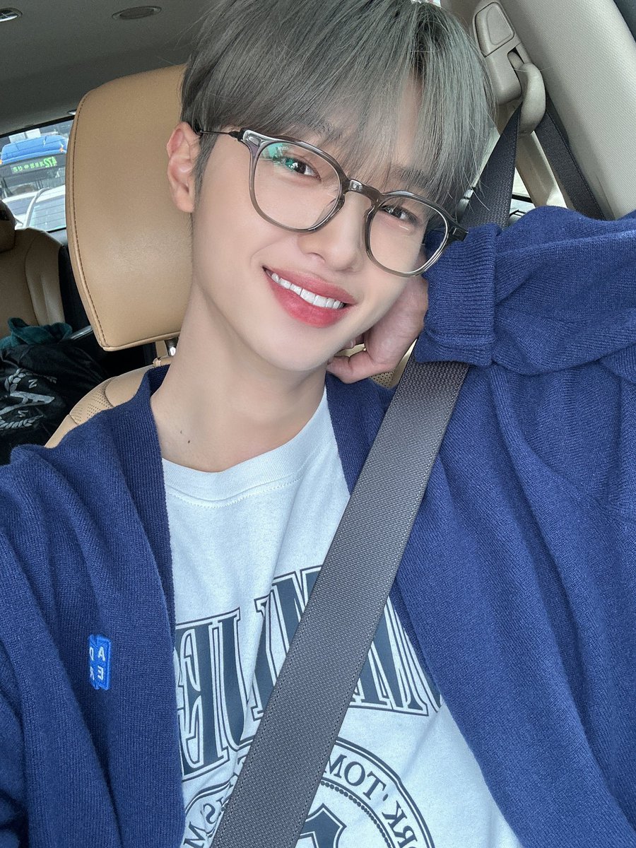 02B0YZ's tweet photo. aaaajjsudjjqaaa https://t.co/zvQuQWevo4