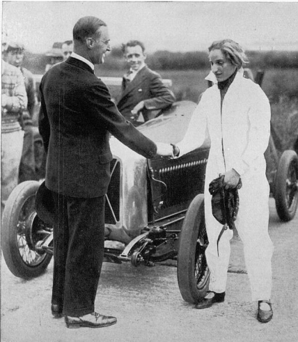rachelwaxinglyr's tweet photo. A bit of #Speedqueens #MotorsportMythBusting tonight: were women ever really banned from racing at #Brooklands? https://t.co/GNVM8FYvPb