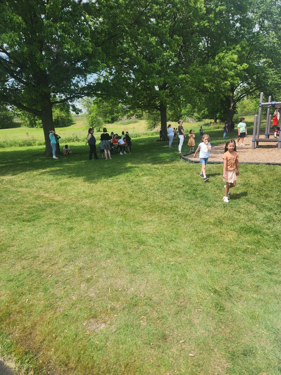 Our last day of school was so much fun. During our Trimester 3 PBIS celebration, students enjoyed playing with our bubble machine and chalk, playing at the park, and eating popsicles.
#Wild4Wesley#ASD4ALL