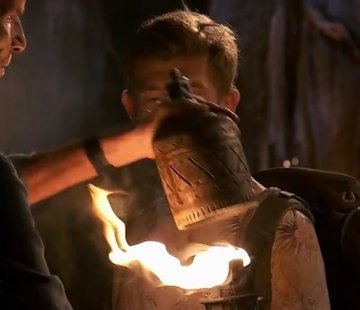 PascalTcho's tweet photo. #KohLanta #KohLantaLeFeuSacré
QUAND UN aventurier n'est pas suffisamment reconnaissant envers un(e) de ses collègues, voilà ce qui lui arrive ! https://t.co/ExtHFuctGC