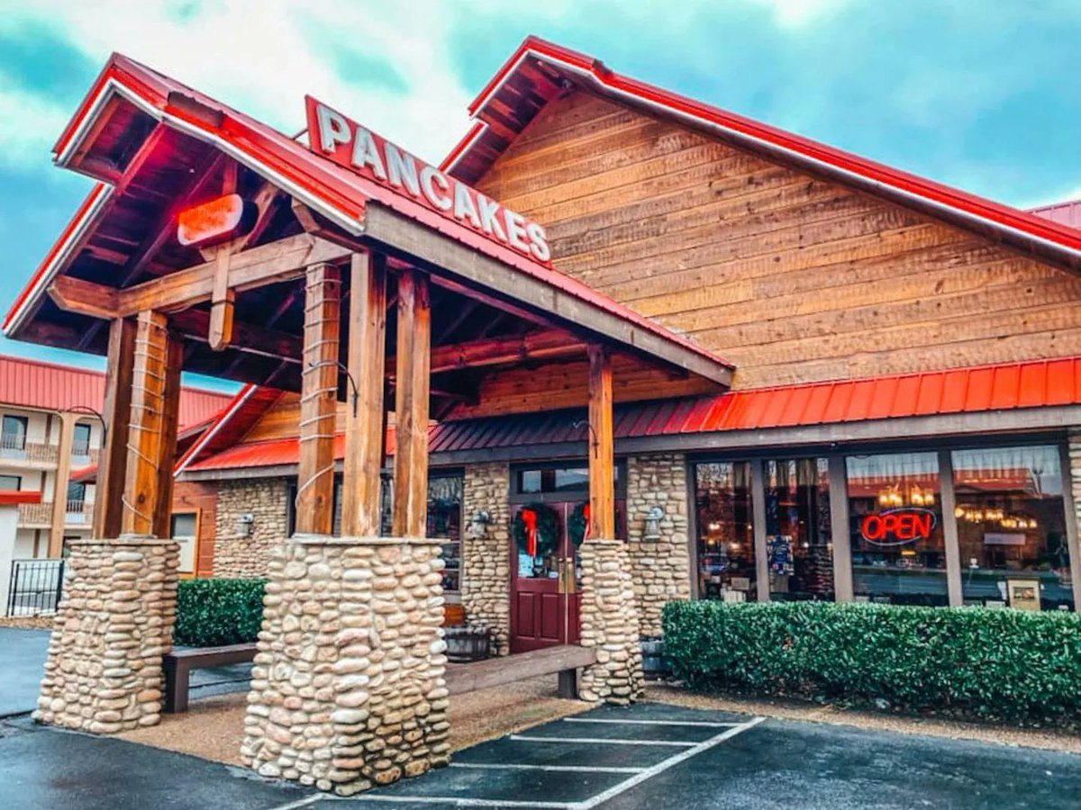 Craving a cozy, rustic brunch? Look no further than Reagan's House of Pancakes! 🥞🍳 From omelets to pancakes with tasty toppings, they've got it all. Enjoy the best breakfast in town with 15% off! #brunchgoals #cozyvibes 🥞✨💯 buff.ly/3OQpz6V