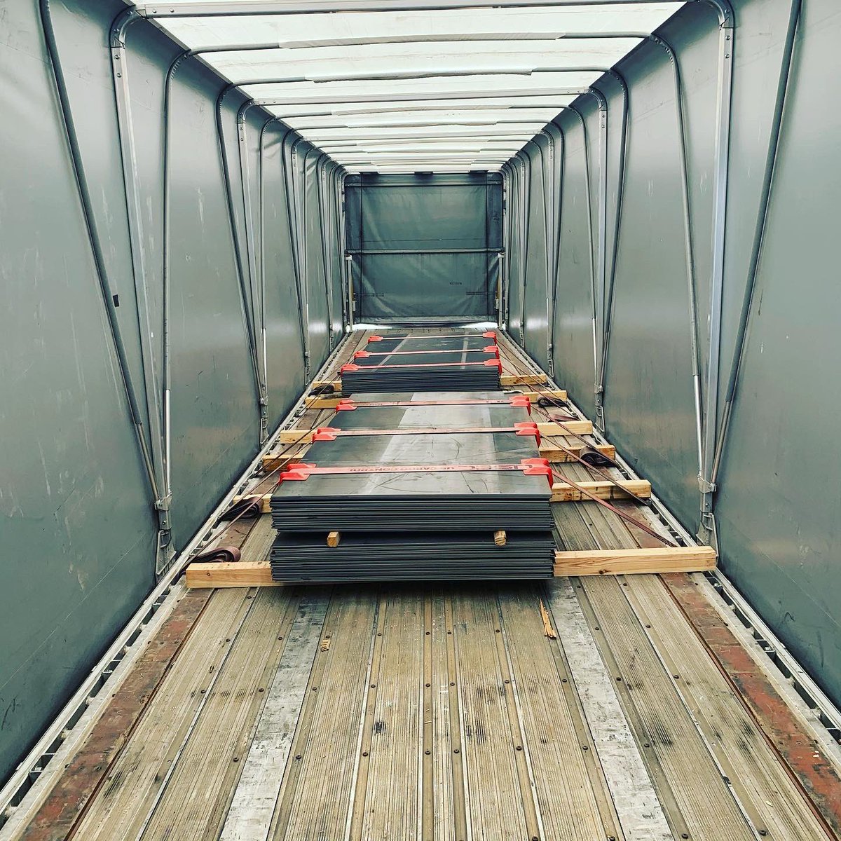 Early morning in Houston, loading steel sheets. Heading up to Ft Worth, TX for an overnight delivery. #trucking #truckingservices #truckingbusiness #truckingindustry