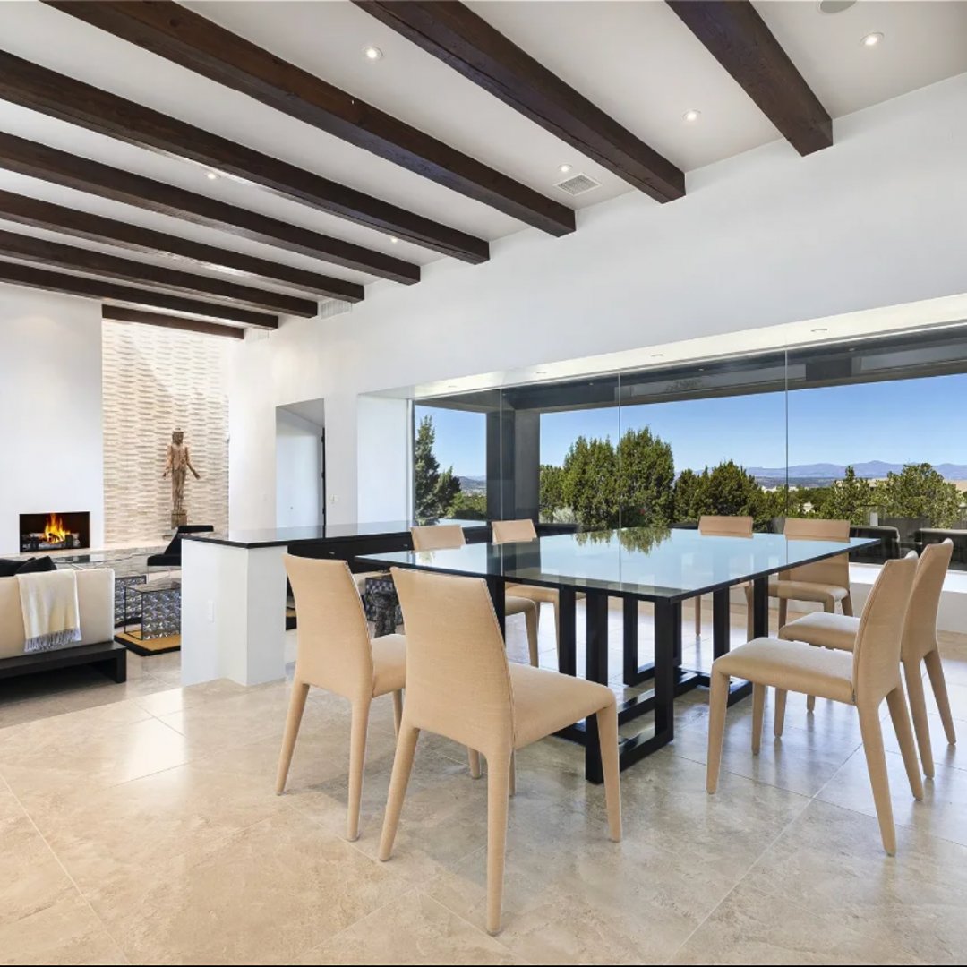 goldenshieldsf's tweet photo. One of the most extraordinary estates in all of Santa Fe, celebrate the ultimate Santa Fe lifestyle.

Call me, Amrita, at 505-660-3611, to view 21 Painted Horse

$3,950,000
4bd 6ba 5,737sqft

Agent: Britt Klein
Broker: Sotheby's Int. RE/Grant
Listing #: 202337725 https://t.co/KPZJwsIhPI