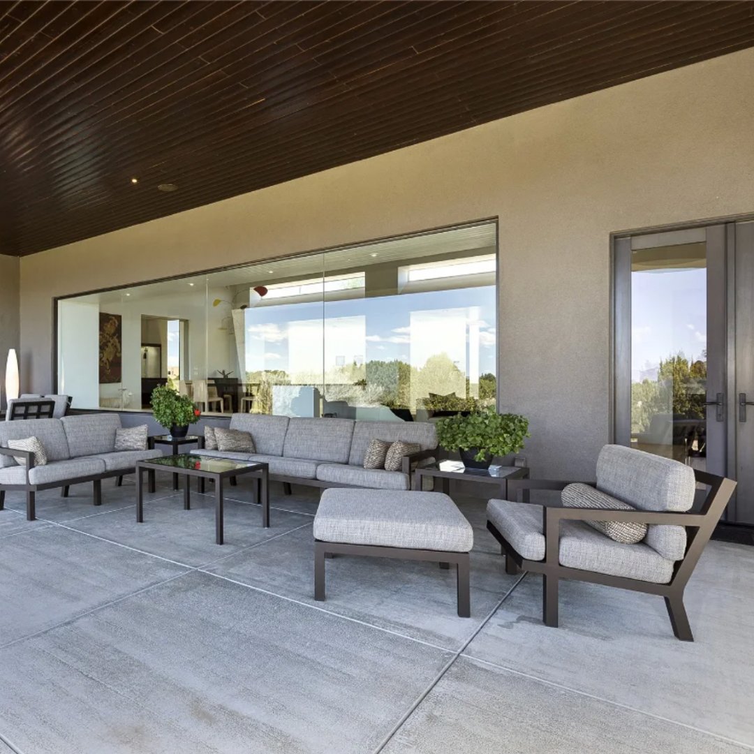 goldenshieldsf's tweet photo. One of the most extraordinary estates in all of Santa Fe, celebrate the ultimate Santa Fe lifestyle.

Call me, Amrita, at 505-660-3611, to view 21 Painted Horse

$3,950,000
4bd 6ba 5,737sqft

Agent: Britt Klein
Broker: Sotheby's Int. RE/Grant
Listing #: 202337725 https://t.co/KPZJwsIhPI