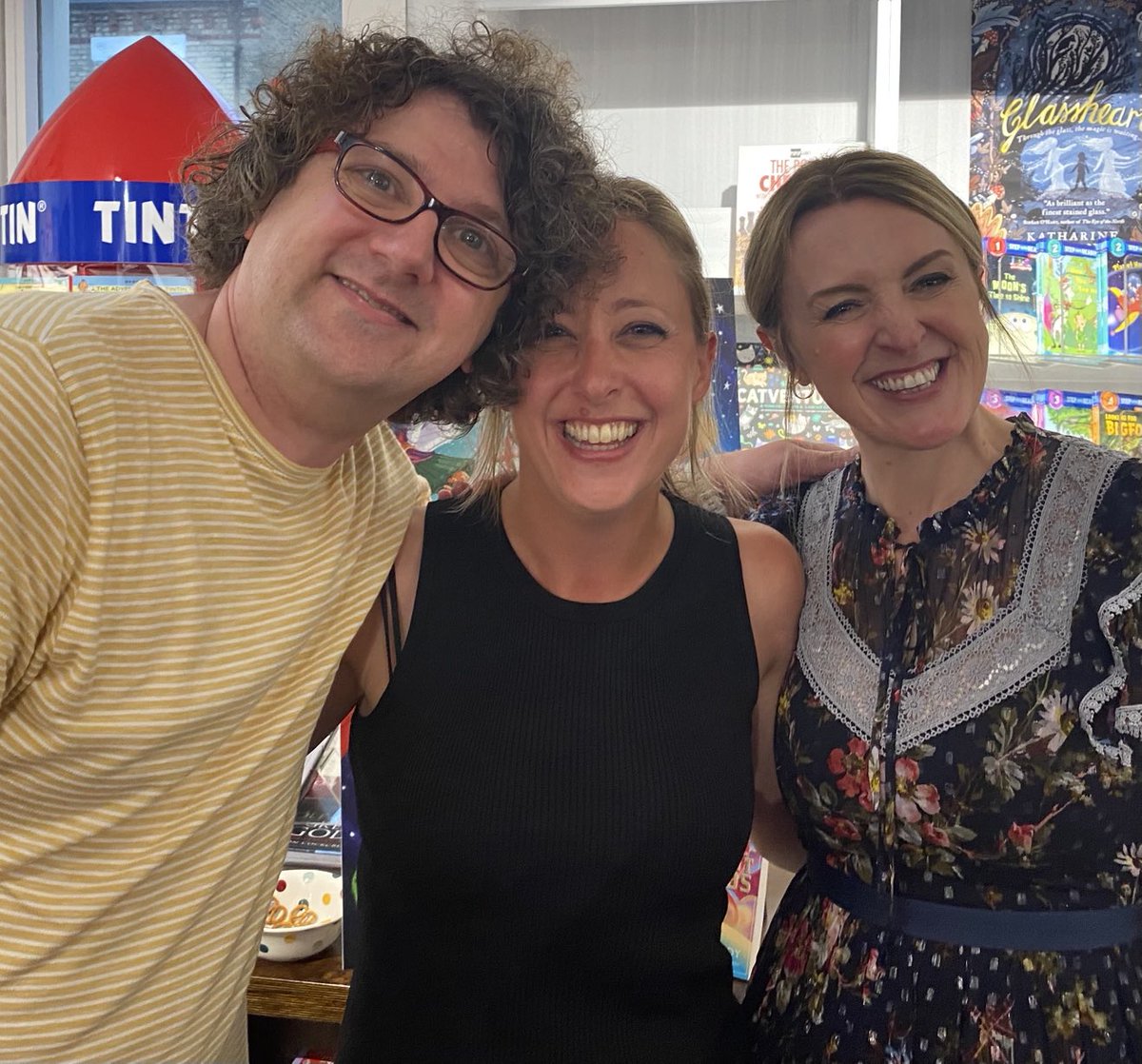 It’s that rarest of things - an actual real life #booklaunch!   #SerpentOfTheSands by ⁦@vashti_hardy⁩ and #InterdimensionalExplorers by ⁦@authorontheedge⁩. Pictured with Vashti are ⁦@JamesENicol⁩ and ⁦@MaryAliceEvans⁩. Thanks ⁦@nomadbooks⁩!