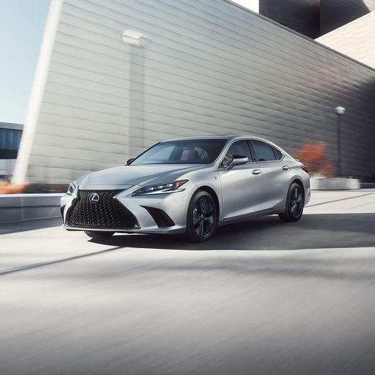 A wolf in sedan’s clothing. #LexusES F SPORT