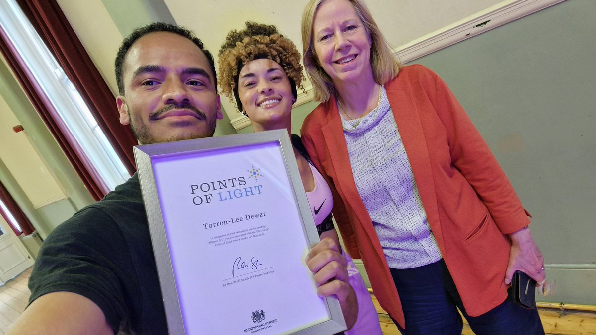 Great to see our MP <a href="/RuthCadbury/">Ruth Cadbury</a> this evening down at <a href="/AllianceArtsUK/">Alliance Arts</a> presenting us with the <a href="/PointsofLight/">Points of Light</a> Award <a href="/10DowningStreet/">UK Prime Minister</a> <a href="/RishiSunak/">Rishi Sunak</a>