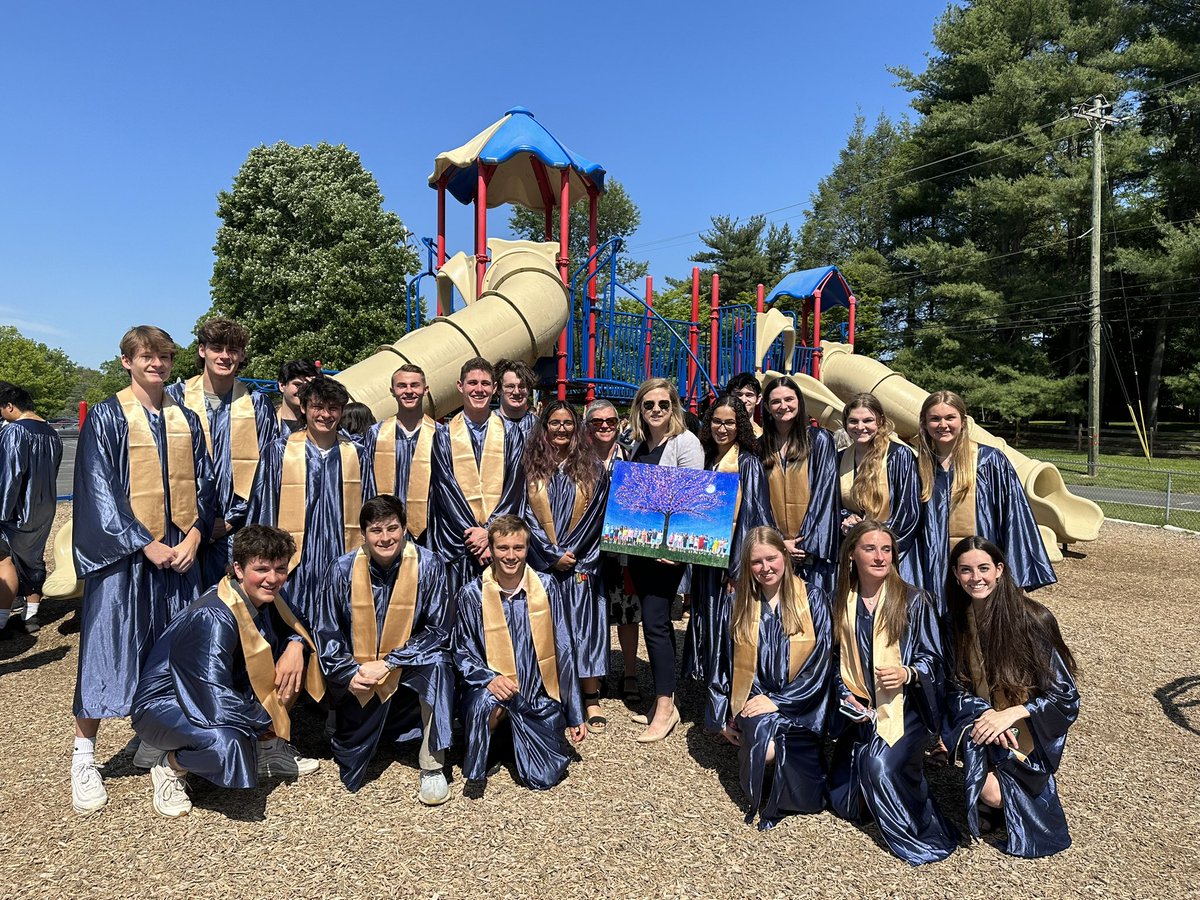 Swipe right to see how fast 8 years goes by! Congratulations to a very special group of Rustin Seniors who helped Ms. Southmayd experiment, grow, and learn in her first year of teaching! <a href="/WestChesterASD/">West Chester Area SD</a> <a href="/SaraMMissett/">Sara M. Missett</a> <a href="/Bevi120/">Nora Wheeler</a>