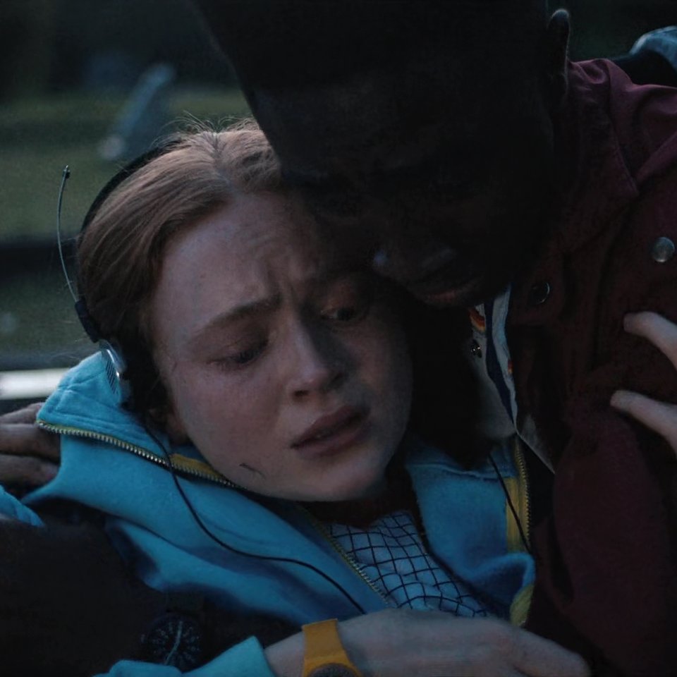 smalltownrobin's tweet image. To me thanking Kate Bush for saving Max from Vecna is like thanking a defibrillator for saving you from a heart attack. yes it was important it did save your life but had the doctor not known what to do and how to use it you'd have been in tough luck. ROBIN BUCKLEY IS THE DOCTOR