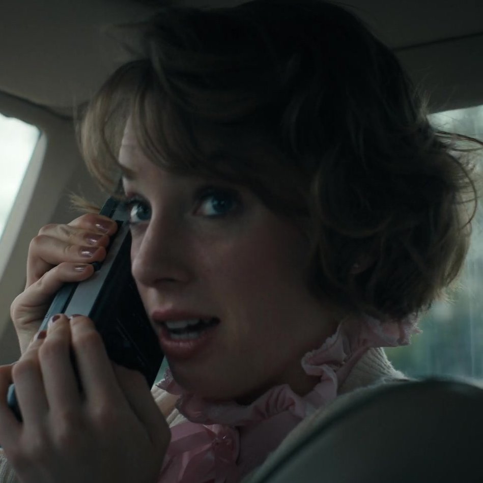 smalltownrobin's tweet image. To me thanking Kate Bush for saving Max from Vecna is like thanking a defibrillator for saving you from a heart attack. yes it was important it did save your life but had the doctor not known what to do and how to use it you'd have been in tough luck. ROBIN BUCKLEY IS THE DOCTOR