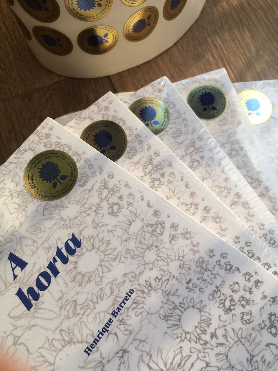 Que belezinha o "Horta" com esse selinho novo 🥰. Romance de Henrique Barreto.