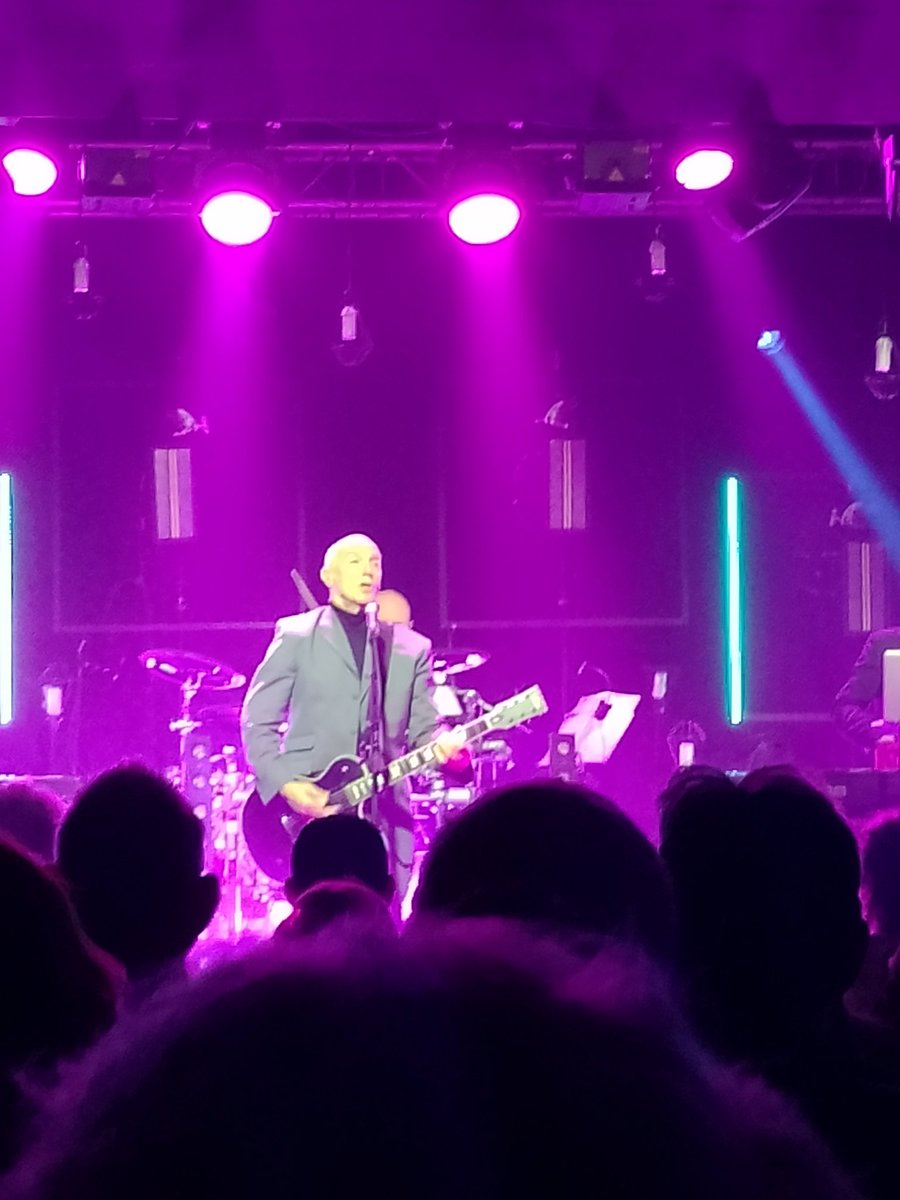 Big thank you to <a href="/indiaelectricco/">India Electric Co.</a> and <a href="/midgeure1/">midge ure💙</a> for a fantastic evening at <a href="/Rock_City_Notts/">ROCK CITY</a>. A small part of me is regretting not waiting around to say "Hello" but I'm sure there'll be other opportunities 😊
