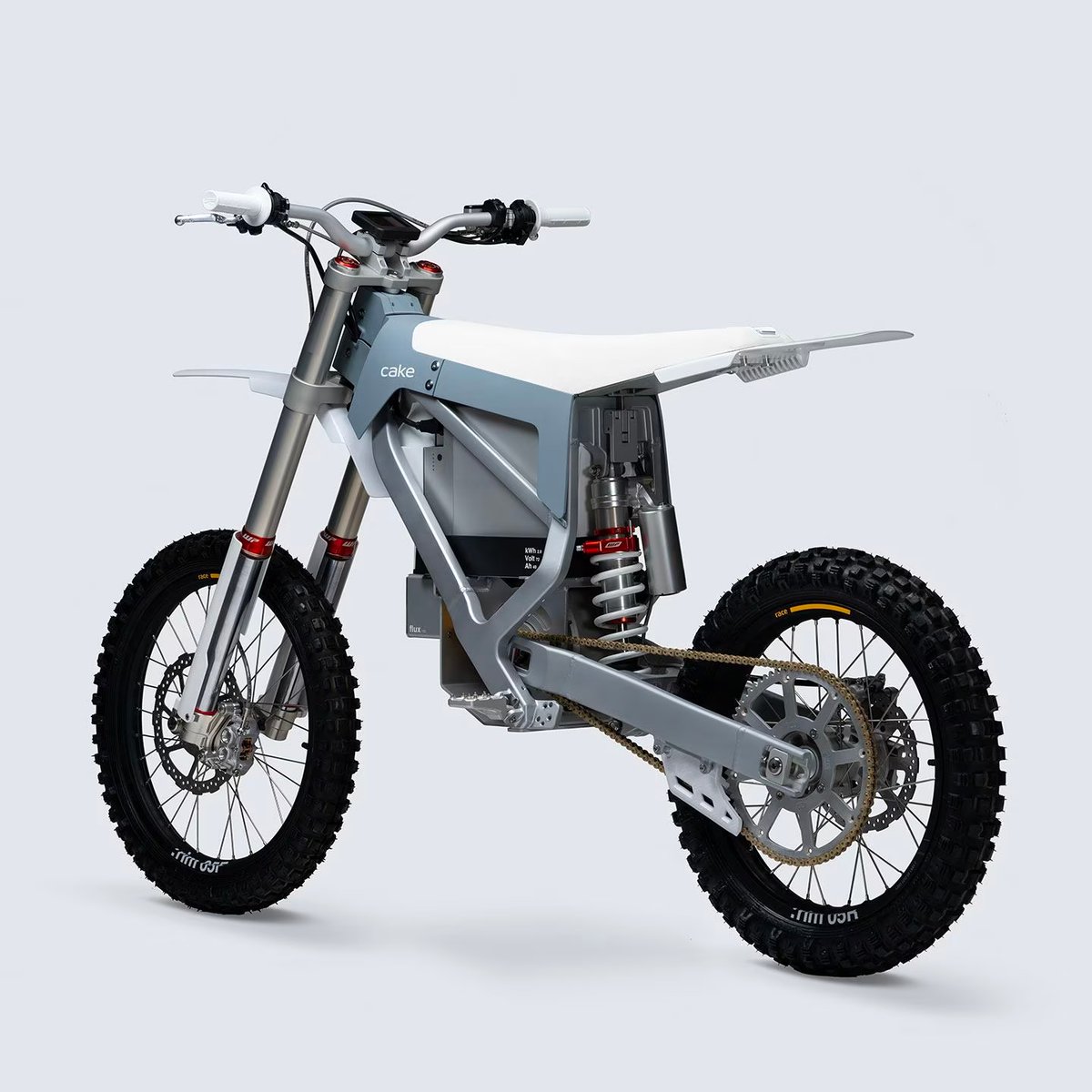 Revista_Moto's tweet photo. ⚡ CAKE anuncia el lanzamiento de Bukk, su nueva moto eléctrica todo terreno ⚡
Habrá dos versiones:
🔹Bukk Super Light
🔹Bukk Power Light
➡ Conoce todos los detalles en nuestro blog: https://t.co/OFF0s1BMAZ
.
#RevistaMoto #cakeride #ridecake #motoelectrica #enduro https://t.co/bMjHzBGqV3