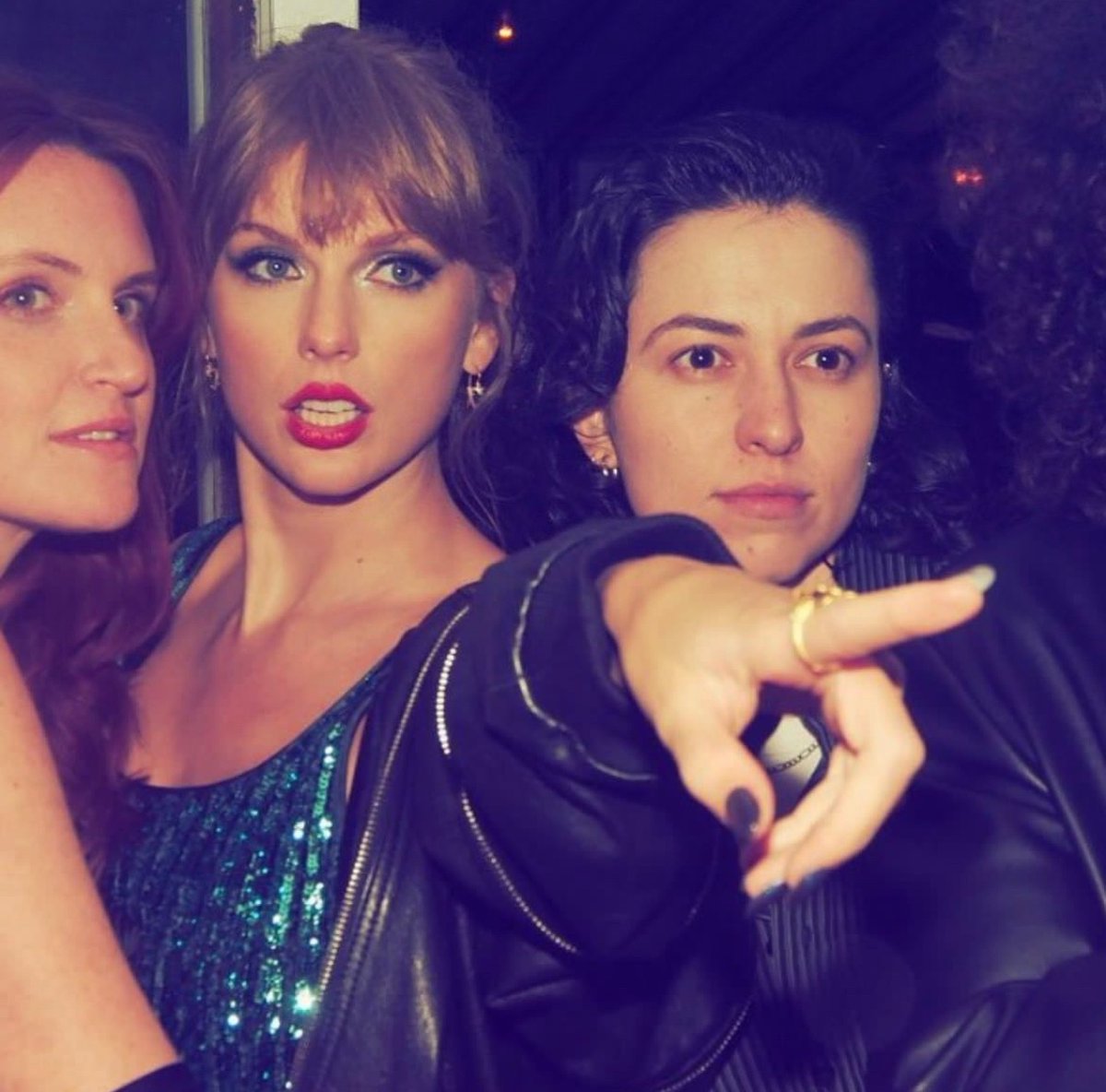 karma-updates-karma-remix-is-out-now-on-twitter-taylor-swift