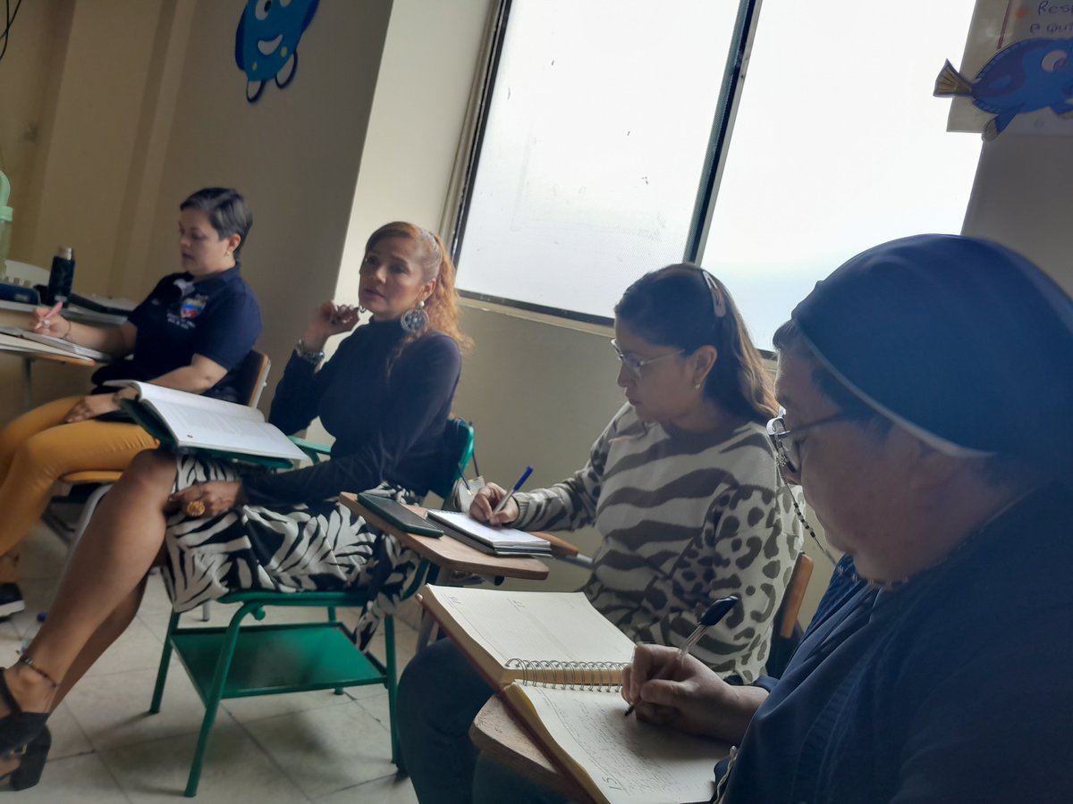 AydaBermudez's tweet photo. La calidad de la educación se trabaja  desde los territorios. Acompañamiento a I. E Marillac en SIEE desde el MEN  y PTA . https://t.co/husgQtIcxo